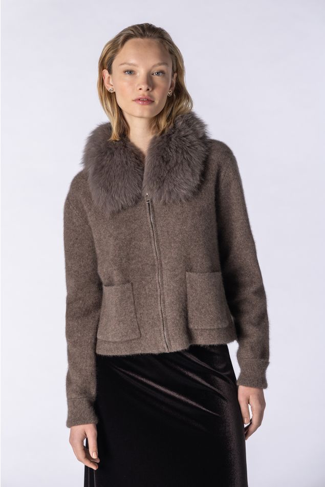 Chaqueta de punto con cuello de pelo natural