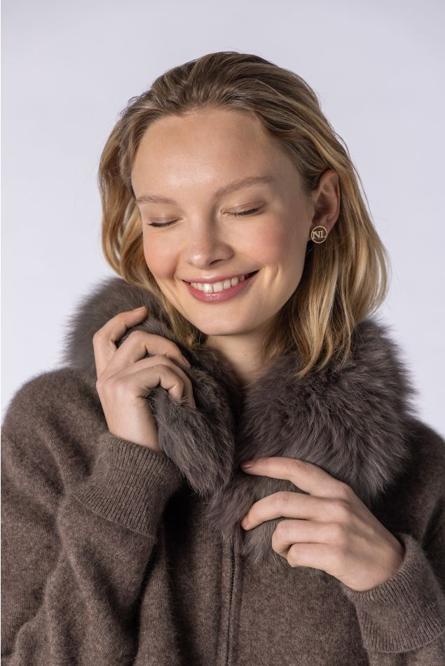 Chaqueta de punto con cuello de pelo natural
