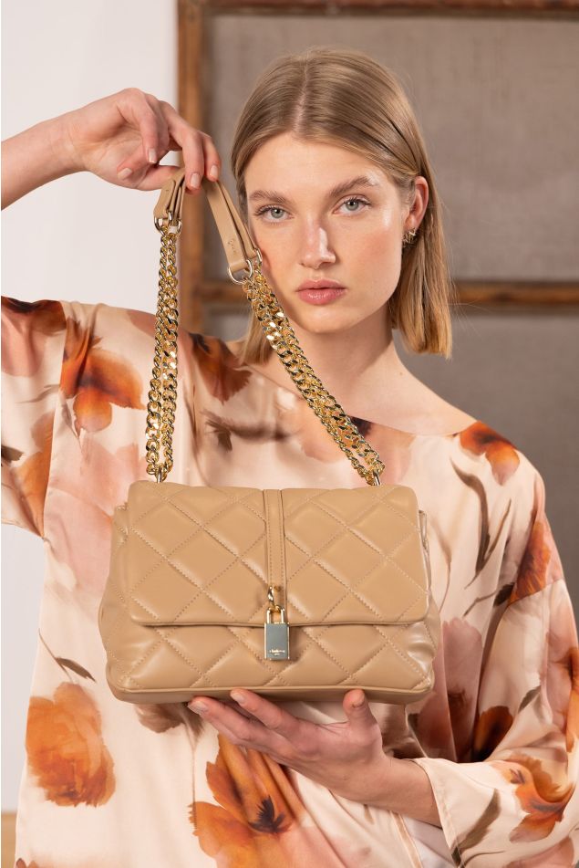Bolso Acolchado Camel Mediano