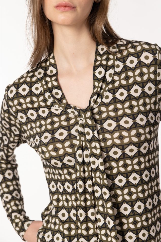 Camiseta estampado geométrico