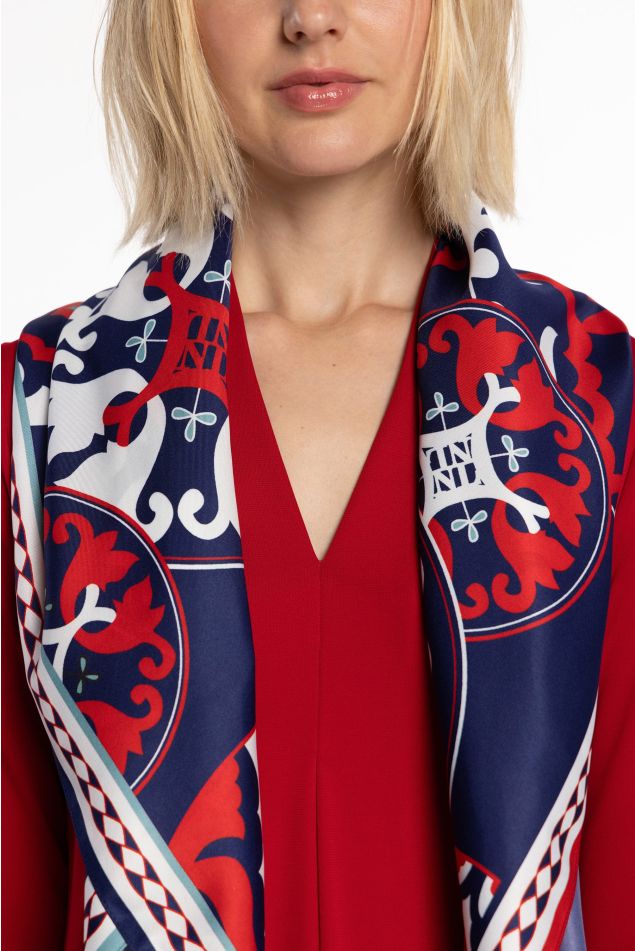 Craft Carré Scarf