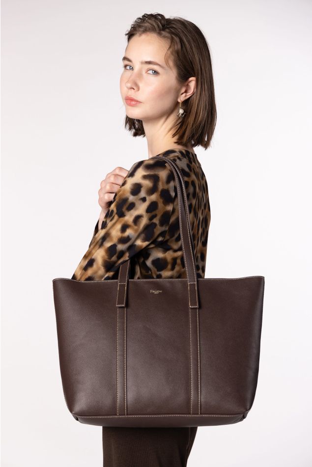 Medium shopping bag in vegan leather