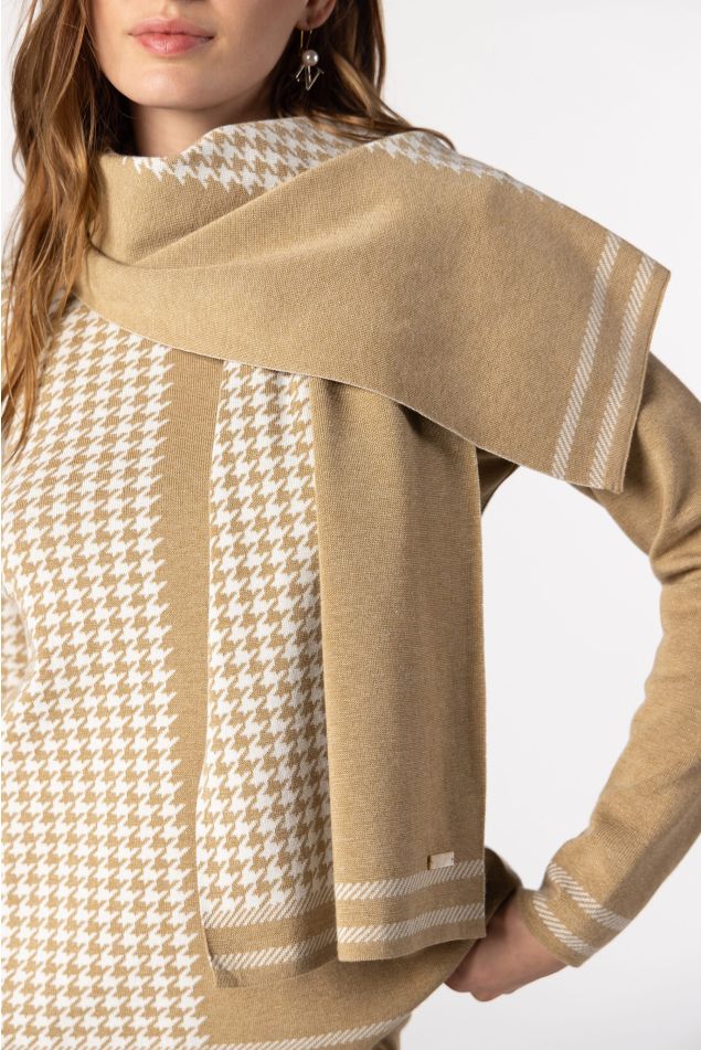 Houndstooth Panel Jacquard Knit Scarf