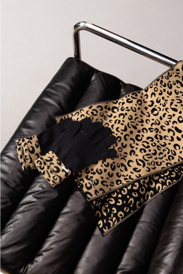 Animal Jacquard Knit Gloves
