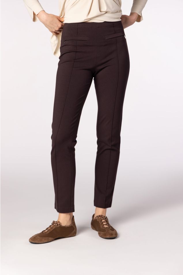 Pantaló pitillo amb nervi marcat