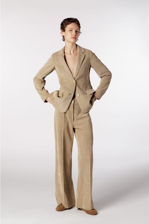 Chaqueta americana entallada de pana