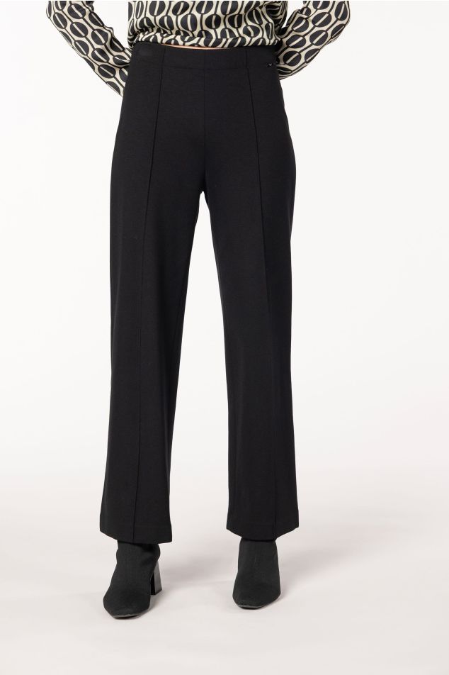 Pantaló recte amb nervi marcat