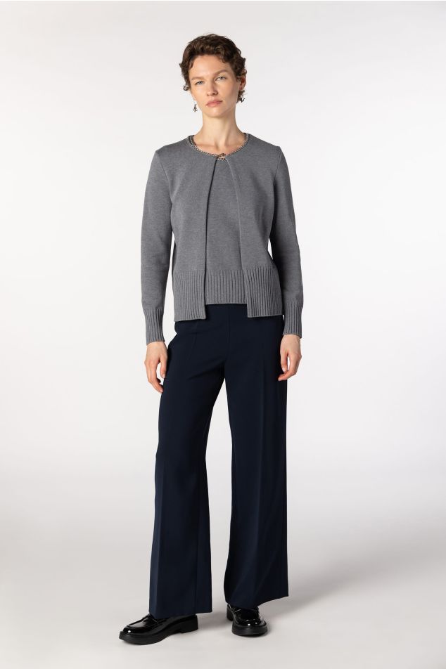 Twinset de punt llis amb detall de cadena