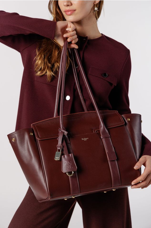 Large trapeze bag in smooth vegan leather