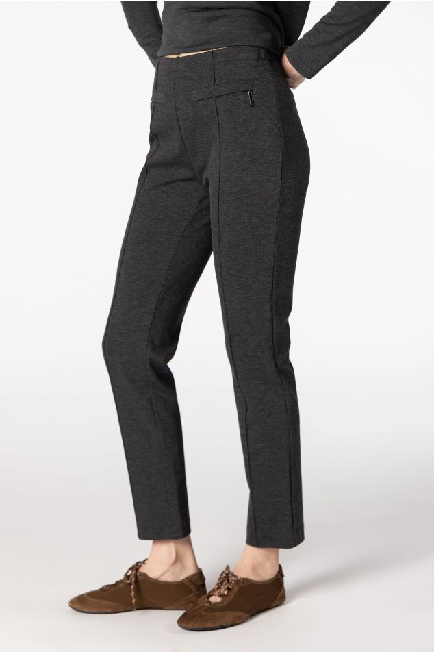 Pantaló pitillo amb nervi marcat