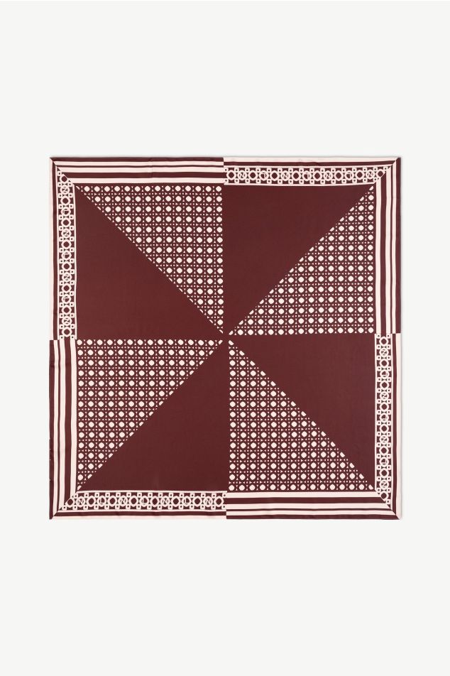 Foulard carré de setí amb estampat geomètric