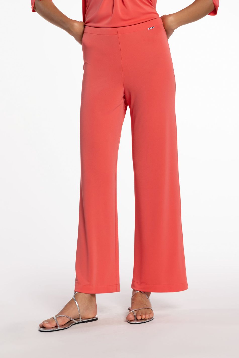 Pantaló de punt circular acampanat