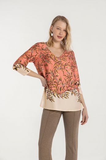 Floral-print blouse
