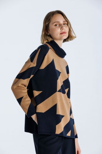 Houndstooth jacquard-knit sweater