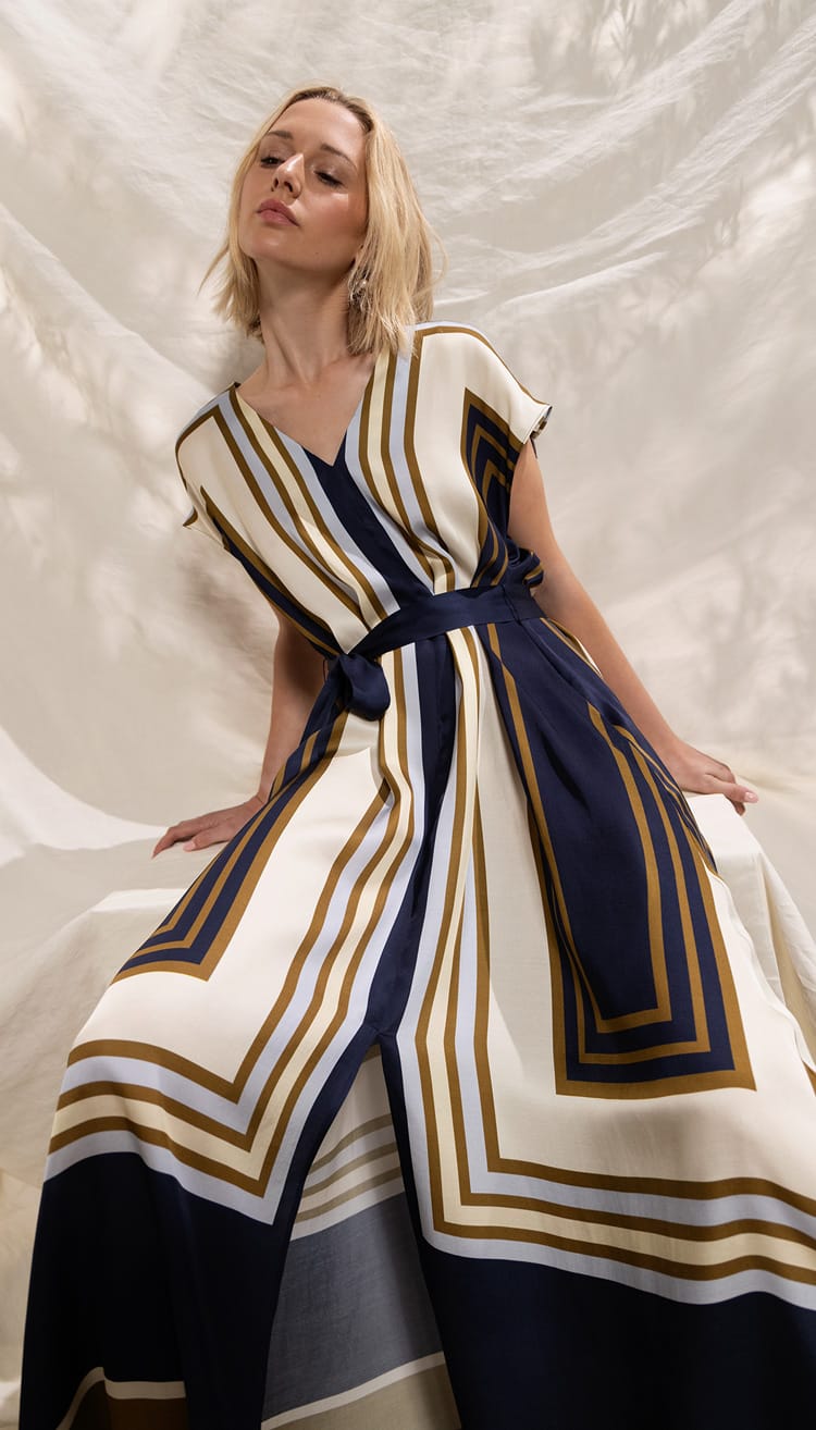 Vestido de satén estampado